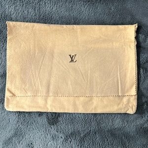 LV dustbag